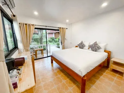 Habitación Superior con cama extragrande — Bounty Resort